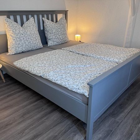 Ferienwohnung Direkt An Der Mosel Im Zentrum Von Zell Exterior foto