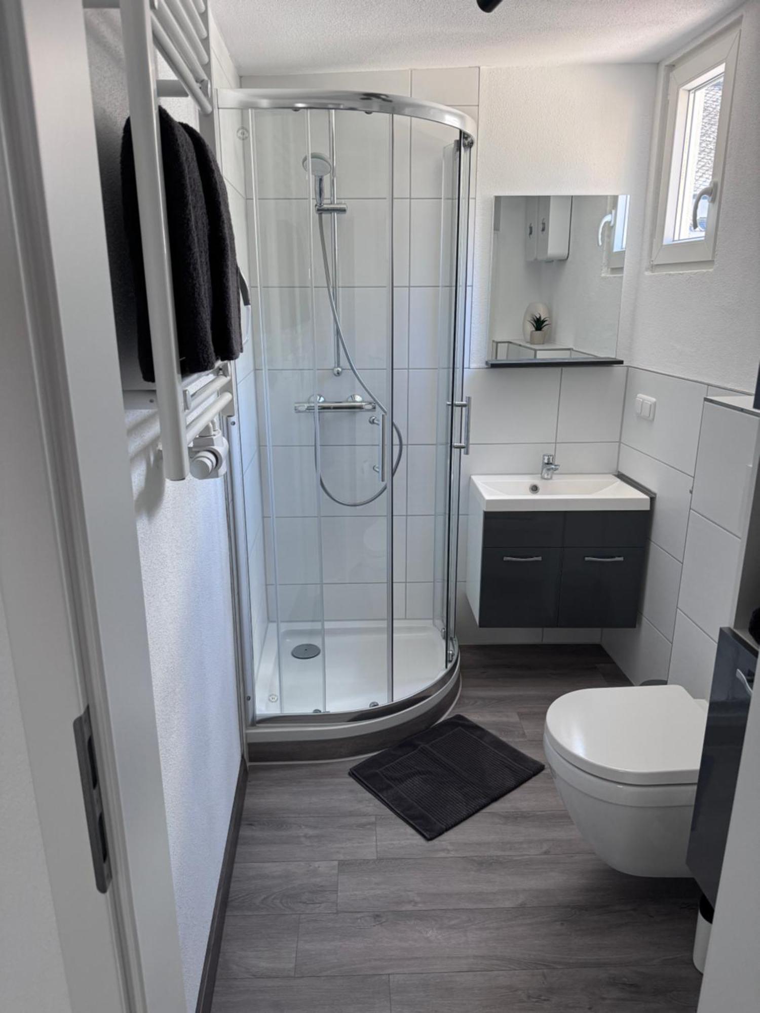Ferienwohnung Direkt An Der Mosel Im Zentrum Von Zell Exterior foto
