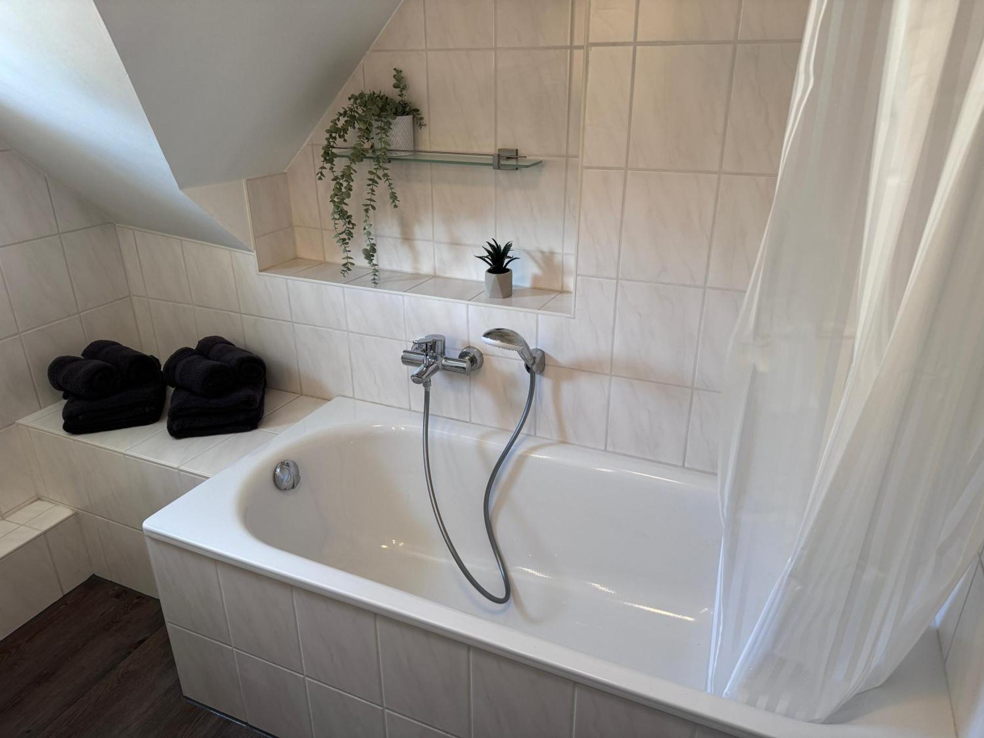 Ferienwohnung Direkt An Der Mosel Im Zentrum Von Zell Exterior foto