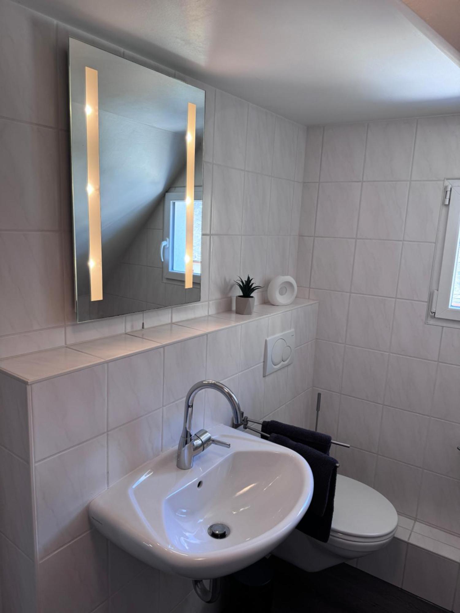 Ferienwohnung Direkt An Der Mosel Im Zentrum Von Zell Exterior foto