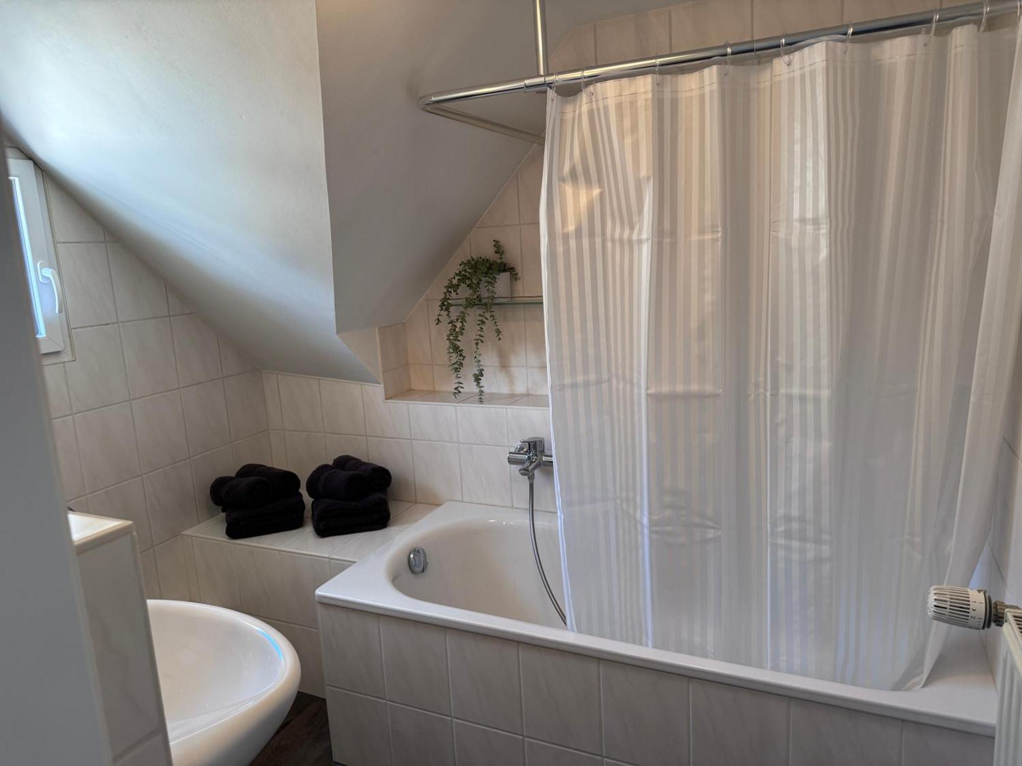 Ferienwohnung Direkt An Der Mosel Im Zentrum Von Zell Exterior foto